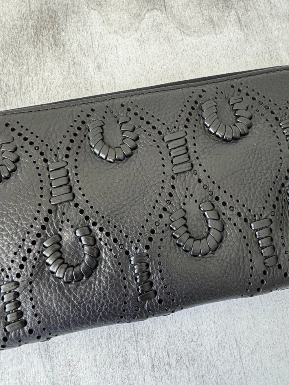 Vilenca Holland Leather Large Zip Around Peacock Stitch Wallet Black